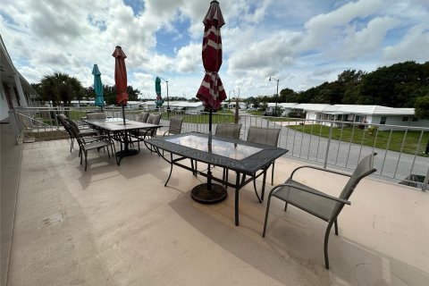 Copropriété à vendre à Pompano Beach, Floride: 2 chambres, 70.61 m2 № 1050144 - photo 2