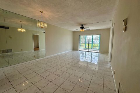 Copropriété à vendre à Pompano Beach, Floride: 2 chambres, 70.61 m2 № 1050144 - photo 16