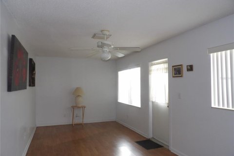 Copropriété à vendre à New Port Richey, Floride: 2 chambres, 111.85 m2 № 1344814 - photo 18