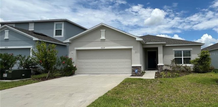 House in Davenport, Florida 3 bedrooms, 141.21 sq.m. № 1344782