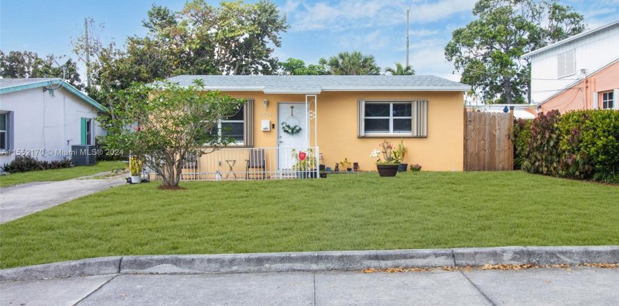 House in Riviera Beach, Florida 3 bedrooms, 95.6 sq.m. № 1072015
