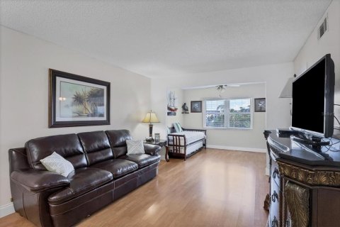 Copropriété à vendre à Bradenton, Floride: 2 chambres, 89.19 m2 № 1374829 - photo 5