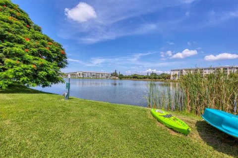 Condo in Bradenton, Florida, 2 bedrooms  № 1374829 - photo 29