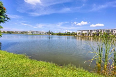 Condo in Bradenton, Florida, 2 bedrooms  № 1374829 - photo 30