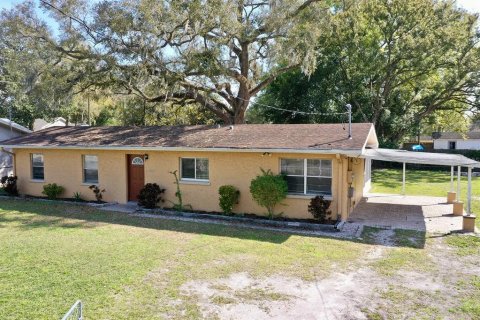 House in Zephyrhills, Florida 4 bedrooms, 121.7 sq.m. № 1039438 - photo 9