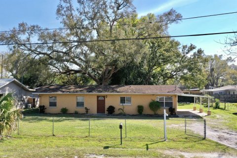 House in Zephyrhills, Florida 4 bedrooms, 121.7 sq.m. № 1039438 - photo 6