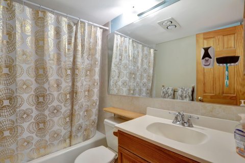 Condo in Pompano Beach, Florida, 1 bedroom  № 1175240 - photo 18