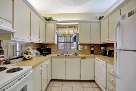 Condo in Pompano Beach, Florida, 1 bedroom  № 1175240 - photo 5