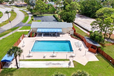 Casa en venta en Lake Worth, Florida, 2 dormitorios, 160.35 m2 № 1210611 - foto 3