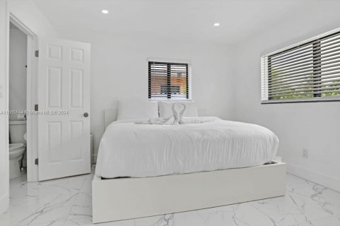 Casa en alquiler en North Miami, Florida, 3 dormitorios, 154.59 m2 № 1377436 - foto 19