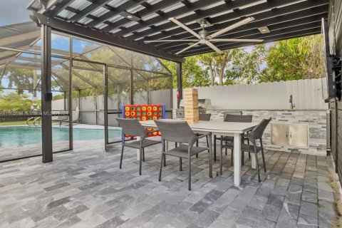 Villa ou maison à louer à North Miami, Floride: 3 chambres, 154.59 m2 № 1377436 - photo 7