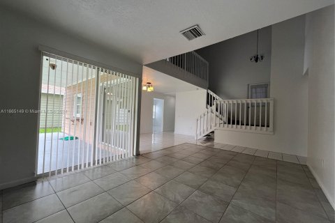 Villa ou maison à louer à Miami, Floride: 3 chambres, 167.13 m2 № 1377438 - photo 9