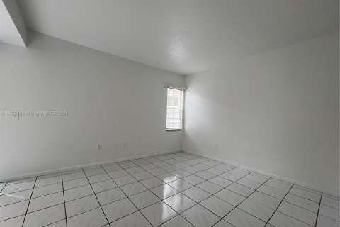 House in Miami, Florida 3 bedrooms, 167.13 sq.m. № 1377438 - photo 29