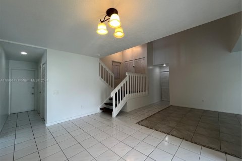 House in Miami, Florida 3 bedrooms, 167.13 sq.m. № 1377438 - photo 10