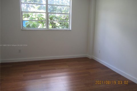 Condominio en alquiler en Miami, Florida, 1 dormitorio, 67.17 m2 № 1377441 - foto 17