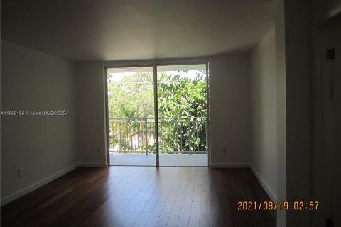 Condominio en alquiler en Miami, Florida, 1 dormitorio, 67.17 m2 № 1377441 - foto 3