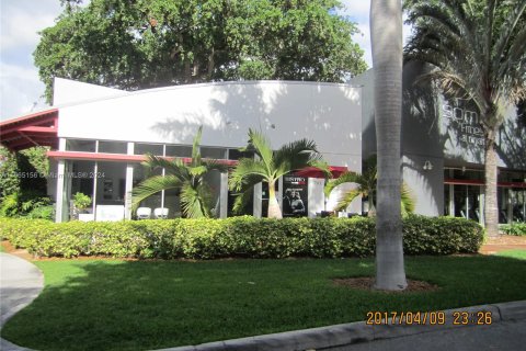 Condominio en alquiler en Miami, Florida, 1 dormitorio, 67.17 m2 № 1377441 - foto 24