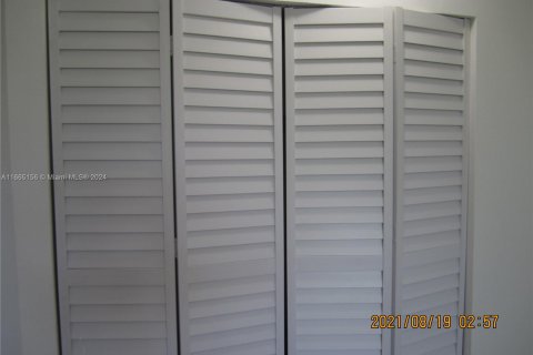 Copropriété à louer à Miami, Floride: 1 chambre, 67.17 m2 № 1377441 - photo 10