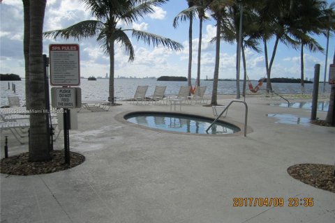 Condo in Miami, Florida, 1 bedroom  № 1377441 - photo 29