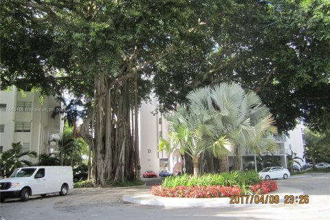 Condominio en alquiler en Miami, Florida, 1 dormitorio, 67.17 m2 № 1377441 - foto 23