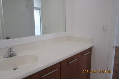 Condo in Miami, Florida, 1 bedroom  № 1377441 - photo 20