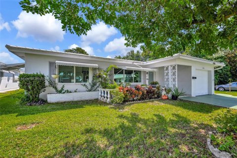 Villa ou maison à vendre à Pompano Beach, Floride: 2 chambres, 125.14 m2 № 1021271 - photo 1