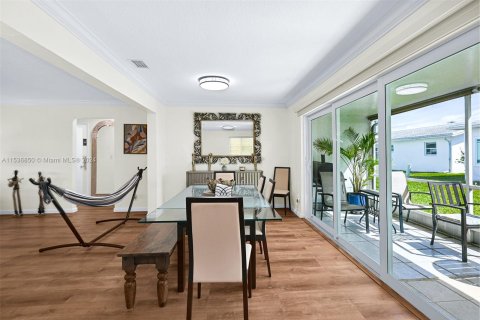 Villa ou maison à vendre à Pompano Beach, Floride: 2 chambres, 125.14 m2 № 1021271 - photo 17