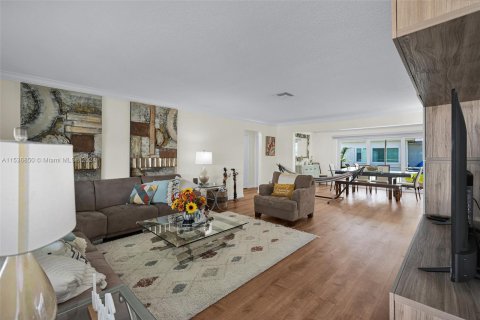 Villa ou maison à vendre à Pompano Beach, Floride: 2 chambres, 125.14 m2 № 1021271 - photo 13