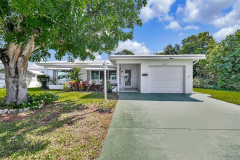 Villa ou maison à vendre à Pompano Beach, Floride: 2 chambres, 125.14 m2 № 1021271 - photo 2