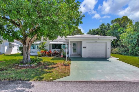 Villa ou maison à vendre à Pompano Beach, Floride: 2 chambres, 125.14 m2 № 1021271 - photo 3