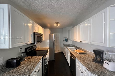 Condominio en venta en Sunny Isles Beach, Florida, 2 dormitorios, 160.72 m2 № 1021266 - foto 10