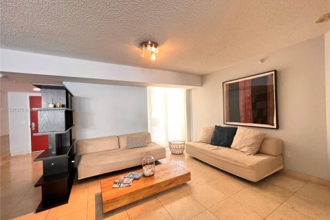 Condominio en venta en Sunny Isles Beach, Florida, 2 dormitorios, 160.72 m2 № 1021266 - foto 7