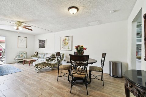 Adosado en venta en Saint Petersburg, Florida, 2 dormitorios, 112.88 m2 № 1371015 - foto 11