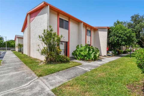 Touwnhouse à vendre à Saint Petersburg, Floride: 2 chambres, 112.88 m2 № 1371015 - photo 3