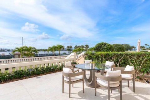 Copropriété à vendre à Palm Beach, Floride: 2 chambres, 148.64 m2 № 1040654 - photo 15