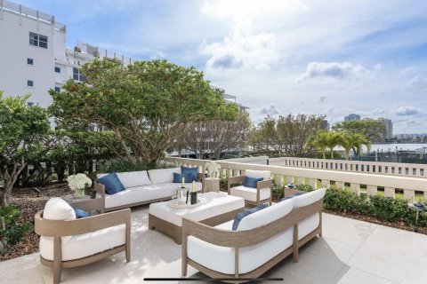 Condo in Palm Beach, Florida, 2 bedrooms  № 1040654 - photo 17