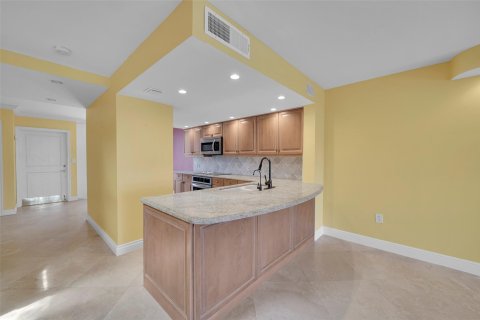 Condo in Pompano Beach, Florida, 2 bedrooms  № 1171107 - photo 22