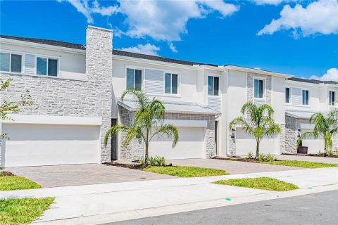 Townhouse in Davenport, Florida 3 bedrooms, 173.17 sq.m. № 1350440 - photo 2