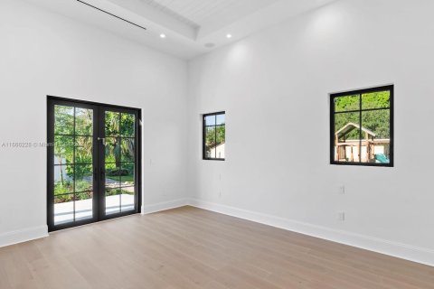 Casa en venta en Miami, Florida, 5 dormitorios, 461.35 m2 № 1381548 - foto 17