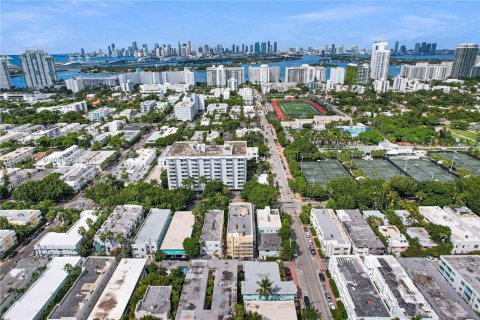 Condo in Miami Beach, Florida, 1 bedroom  № 1381552 - photo 10