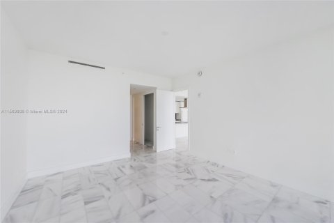 Copropriété à vendre à Miami, Floride: 3 chambres, 240.25 m2 № 1381549 - photo 18