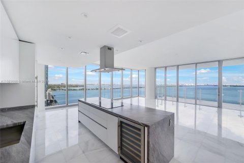 Copropriété à vendre à Miami, Floride: 3 chambres, 240.25 m2 № 1381549 - photo 2