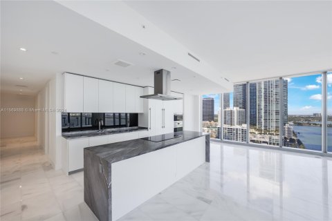 Copropriété à vendre à Miami, Floride: 3 chambres, 240.25 m2 № 1381549 - photo 12