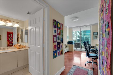 Condo in Fort Lauderdale, Florida, 3 bedrooms  № 1061153 - photo 27