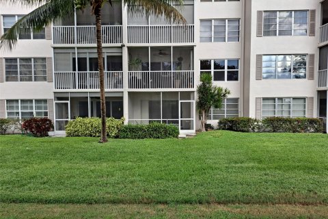 Condo in Pompano Beach, Florida, 1 bedroom  № 1217326 - photo 1