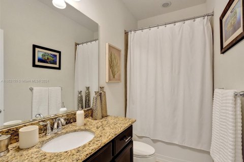 Townhouse in Jupiter, Florida 3 bedrooms, 142.42 sq.m. № 1347899 - photo 24