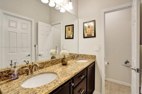 Townhouse in Jupiter, Florida 3 bedrooms, 142.42 sq.m. № 1347899 - photo 20