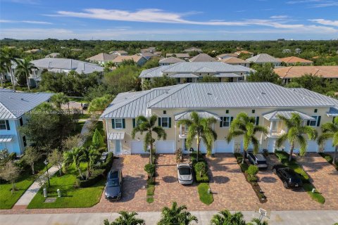 Townhouse in Jupiter, Florida 3 bedrooms, 142.42 sq.m. № 1347899 - photo 29