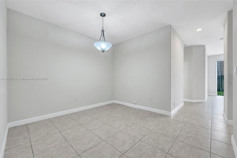 Townhouse in Homestead, Florida 4 bedrooms, 174.93 sq.m. № 1347901 - photo 5