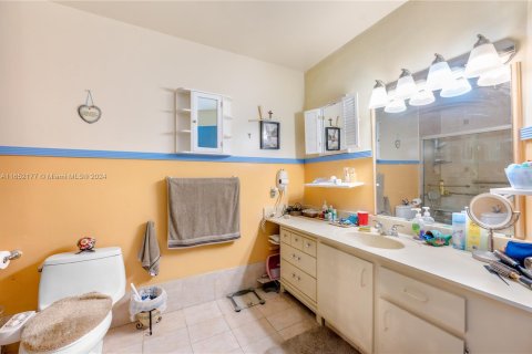 Casa en venta en Miami, Florida, 3 dormitorios, 153.85 m2 № 1347900 - foto 7